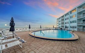 Paradise Beach Club - Oceanfront Ground Floor Condos With Heated Pool Pets Welcome